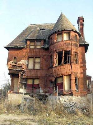 Un pavillon pourri de malfaçons, la pire maison jamais construite, merci le sinistre !