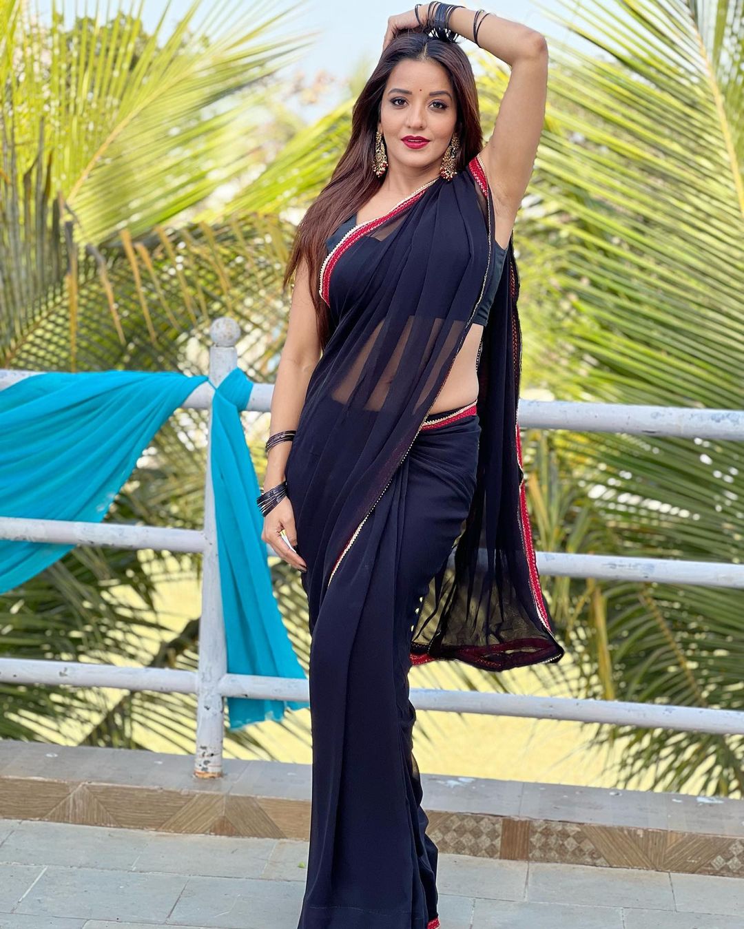 Monalisa black saree curvy body hot tv bhojpuri actress