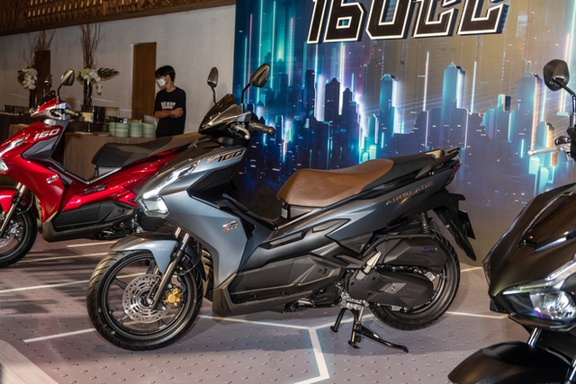 Honda Air Blade 2023 ra mắt Việt Nam: Động cơ 160cc, thêm tiện nghi, áp lực mới cho Yamaha NVX - Ảnh 3.