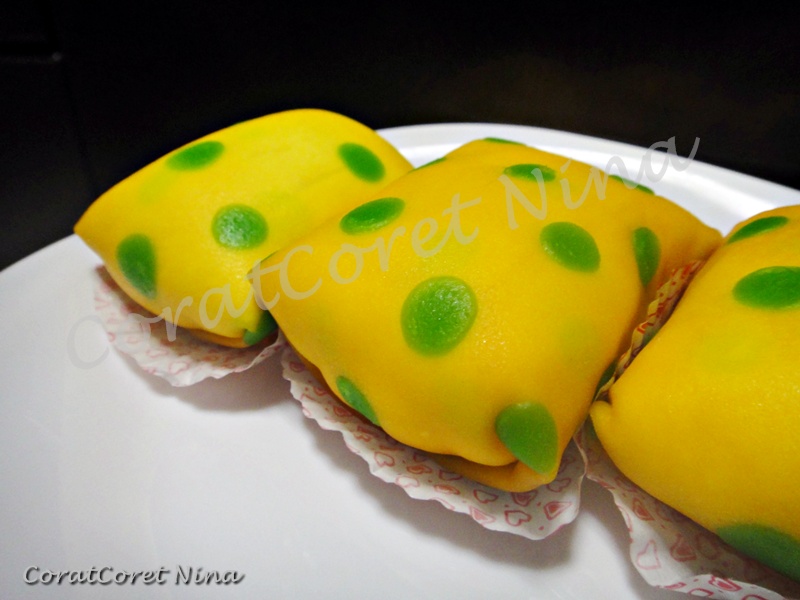 CoratCoret Nina: Dessert, Durian, Crepe dan Dot Dot Dot 