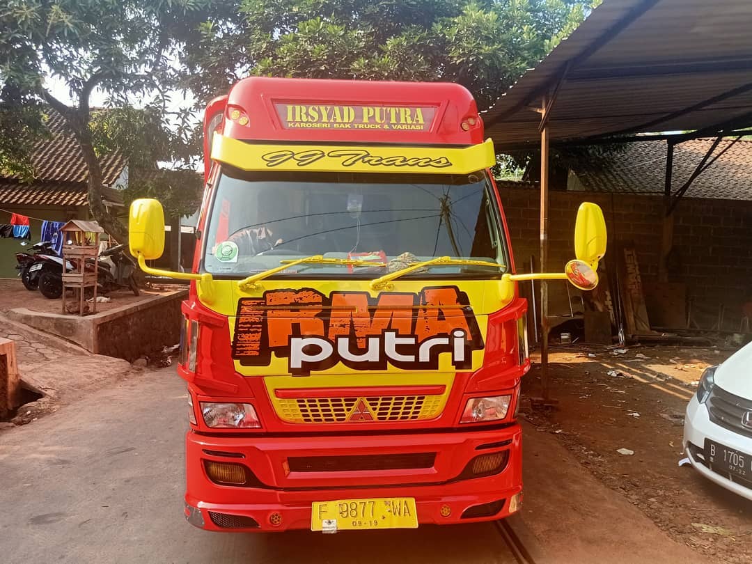 Modifikasi Truk Canter Warna Merah  Milik 99 Transport Siap 