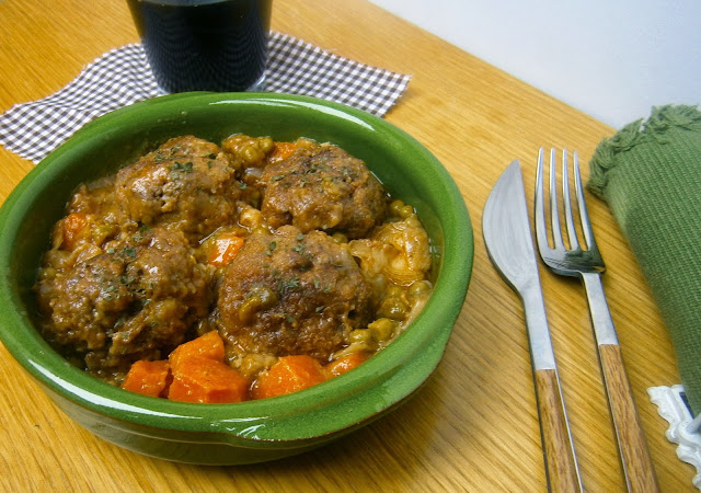 Albondigas rellenas de queso.