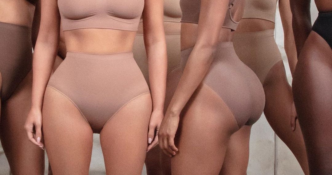 La (nada afortunada) línea de fajas, de Kim Kardashian - High on Fashion