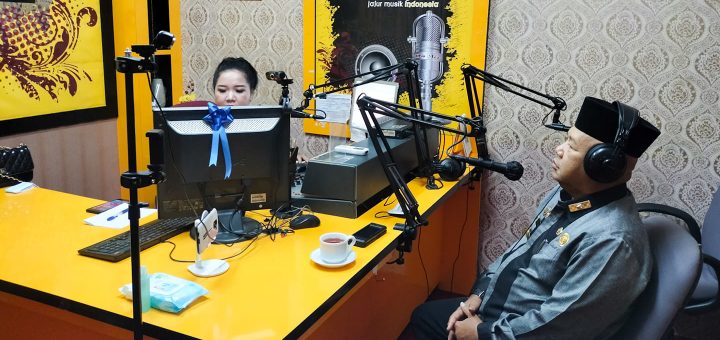 Jadi Pembicara di batam FM, Pjs Walikota Batam Ajak Masyarakat Mensukseskan Gerakan Pilkada Sehat 2020