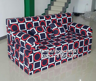 Sofabed inoac motif kotak-kotak merah inoactasik