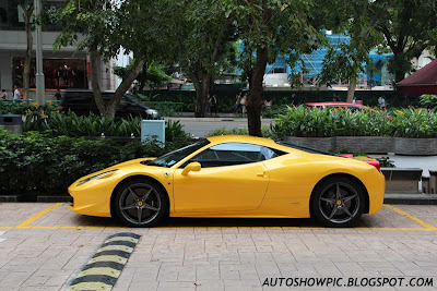 Yellow Ferrari 458 Italia 