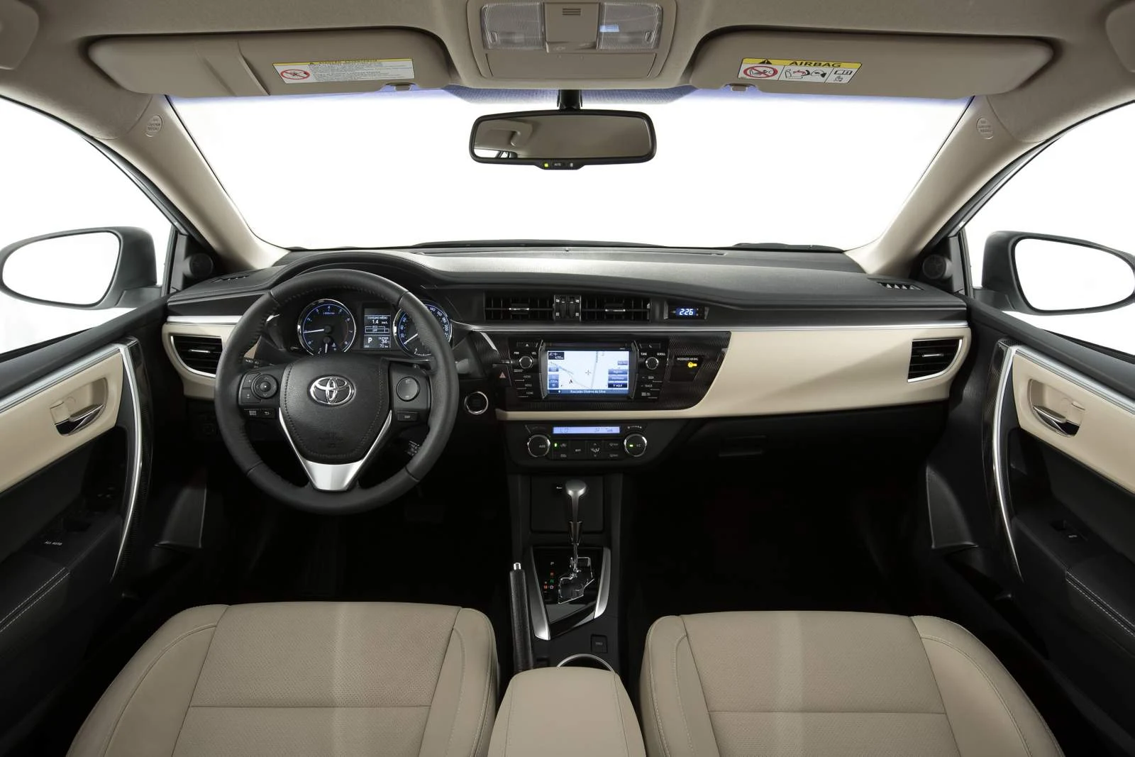 Toyota Corolla Altis 2015 - interior x Jetta TSI