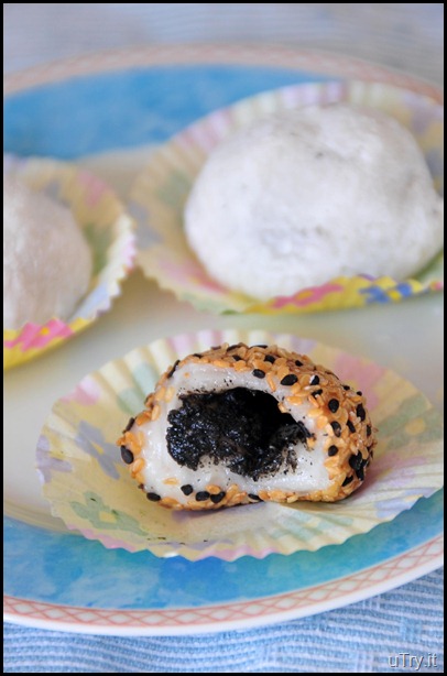 Black Sesame Seed Mochi
