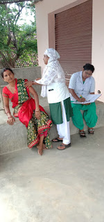 कोरोना टीकाकरण को लेकर अभियान चलाया जा रहा, नरहरपुर स्वास्थ्य विभाग की टीम घर घर पहुँच इस अभियान को सफल बनाने में लगी हुई