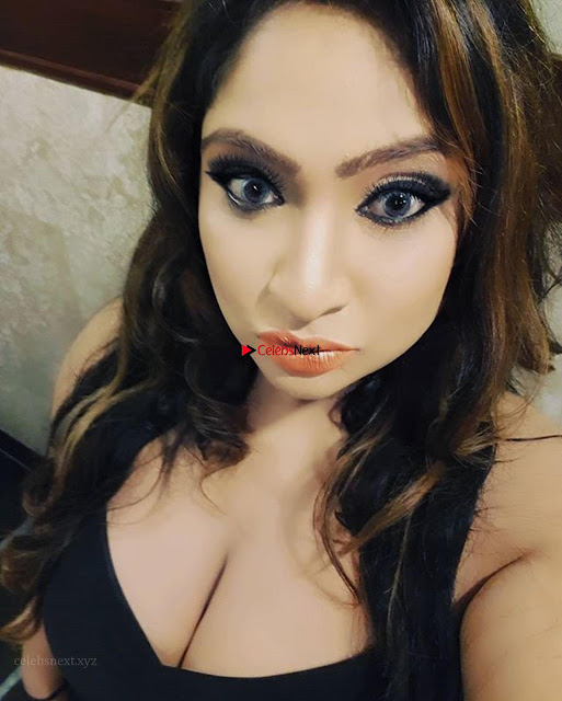 Anindita stunning Indian Desi Instagram Model 001.jpg