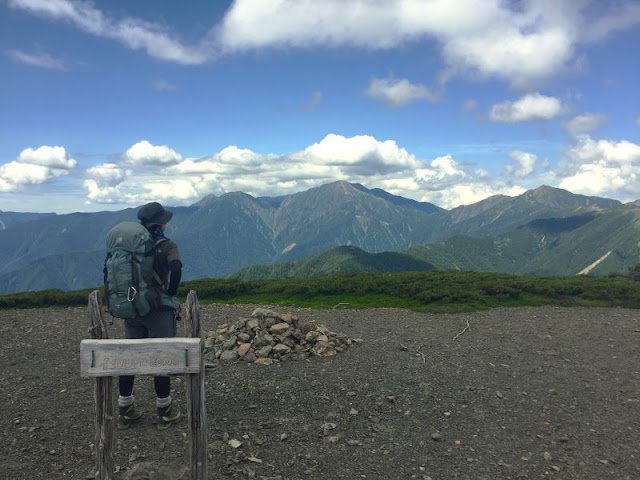 イザルヶ岳の山頂