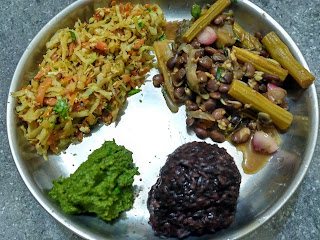 Kavuni rice, Drumstick Brinjal Sprouted Lima beans curry, Cabbage Carrot poriyal, Mint chutney