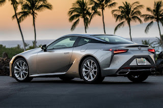 Lexus LC 500h (2021) Rear Side