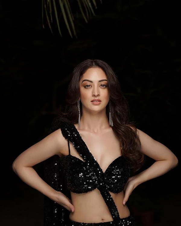 Sandeepa Dhar black saree hot photos