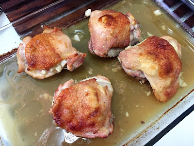 Sobrecoxas de Frango Assadas com Laranja