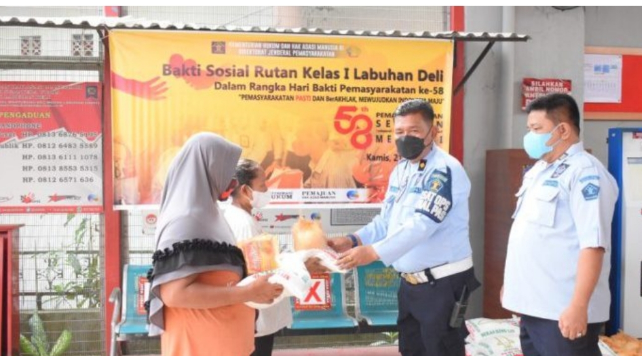 Peringati Hari Bakti Pemasyarakatan (HBP) ke-58 Tahun 2022 Rutan Klas 1 Labuhan Deli Bagikan 31 Paket Sembako Pada Masyarakat Sekitar