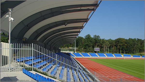 Puławy Stadion MOSiR, Widok na sektor A z trybuny dla kibiców gości