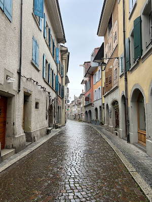 Winding streets of Lutry