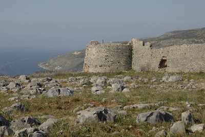 Οίτυλο, το κάστρο της Κελεφάς και η μονή Τσίγκου