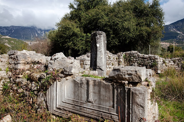 Θεσπρωτία: Σύλησαν Ρωμαϊκό Μαυσωλείο στην Αρχαία Φωτική