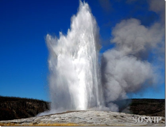 wyoming-old-faithful