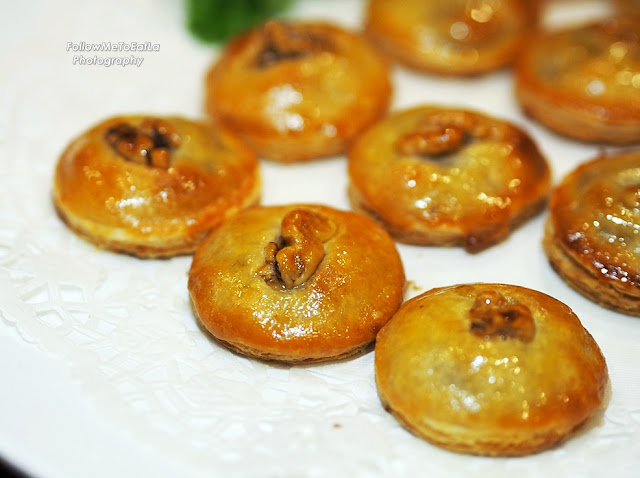 My Favourite ~ Baked Chicken Pie With Walnut