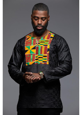  A camisa de manga comprida africana 
