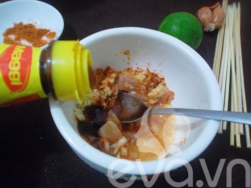 Hướng dẫn làm món Tôm nướng cay