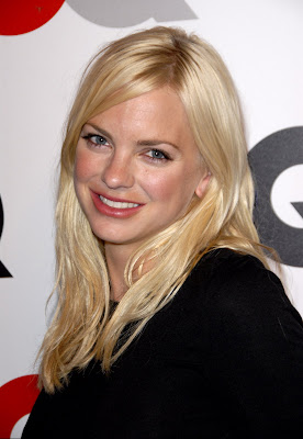 Anna Farris looking cute