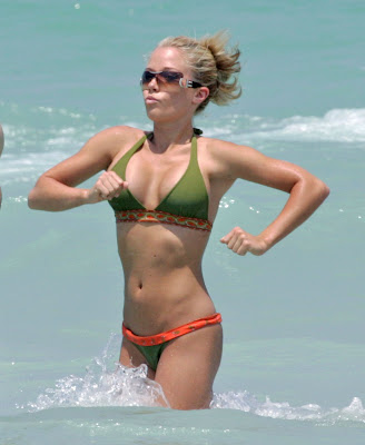 Kendra Wilkinson Bikini Pics