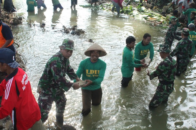 PERBAIKAN TANGGUL JEBOL SUNGAI SITURI HARI INI DILANJUTKAN