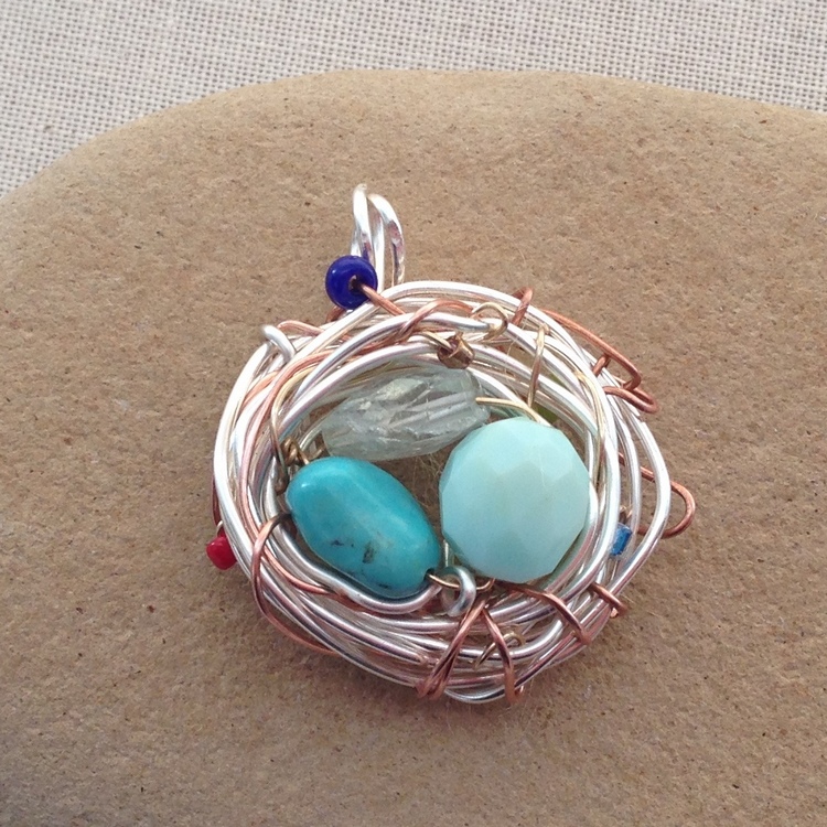 Great gift for Mom - Need to make one of these.  DIY birthstone nest