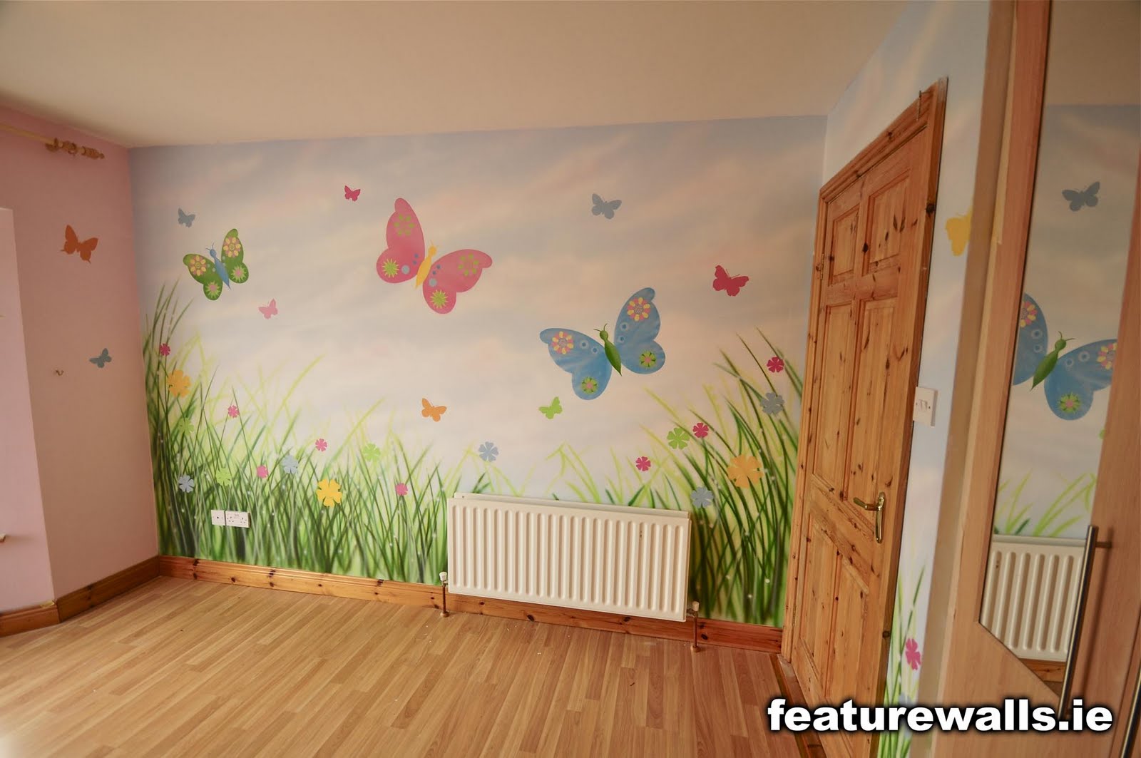 Girls+butterfly+room+mural+by+featurewalls.ie+mural+artists.jpg