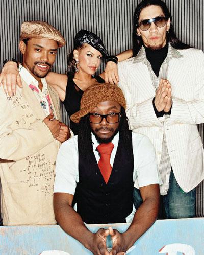 Foto de Black Eyed Peas posando para fans