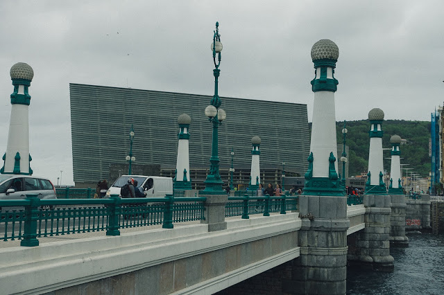 クルサール橋（puente del Kursaal）