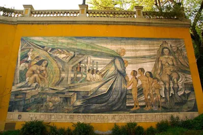 Mural en homenaje a Gabriela Mistral, realizado en cerámica