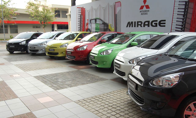 pilihan warna mitsubishi mirage