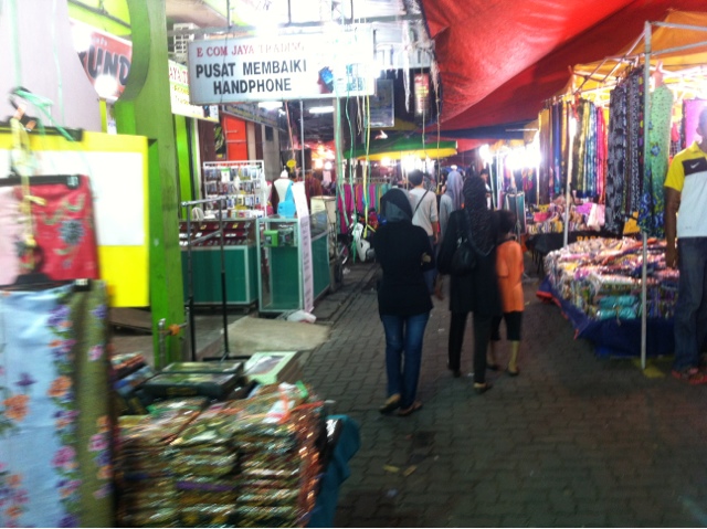 Pengalaman Pandangan Pasar  Malam  Wakaf Che Yeh