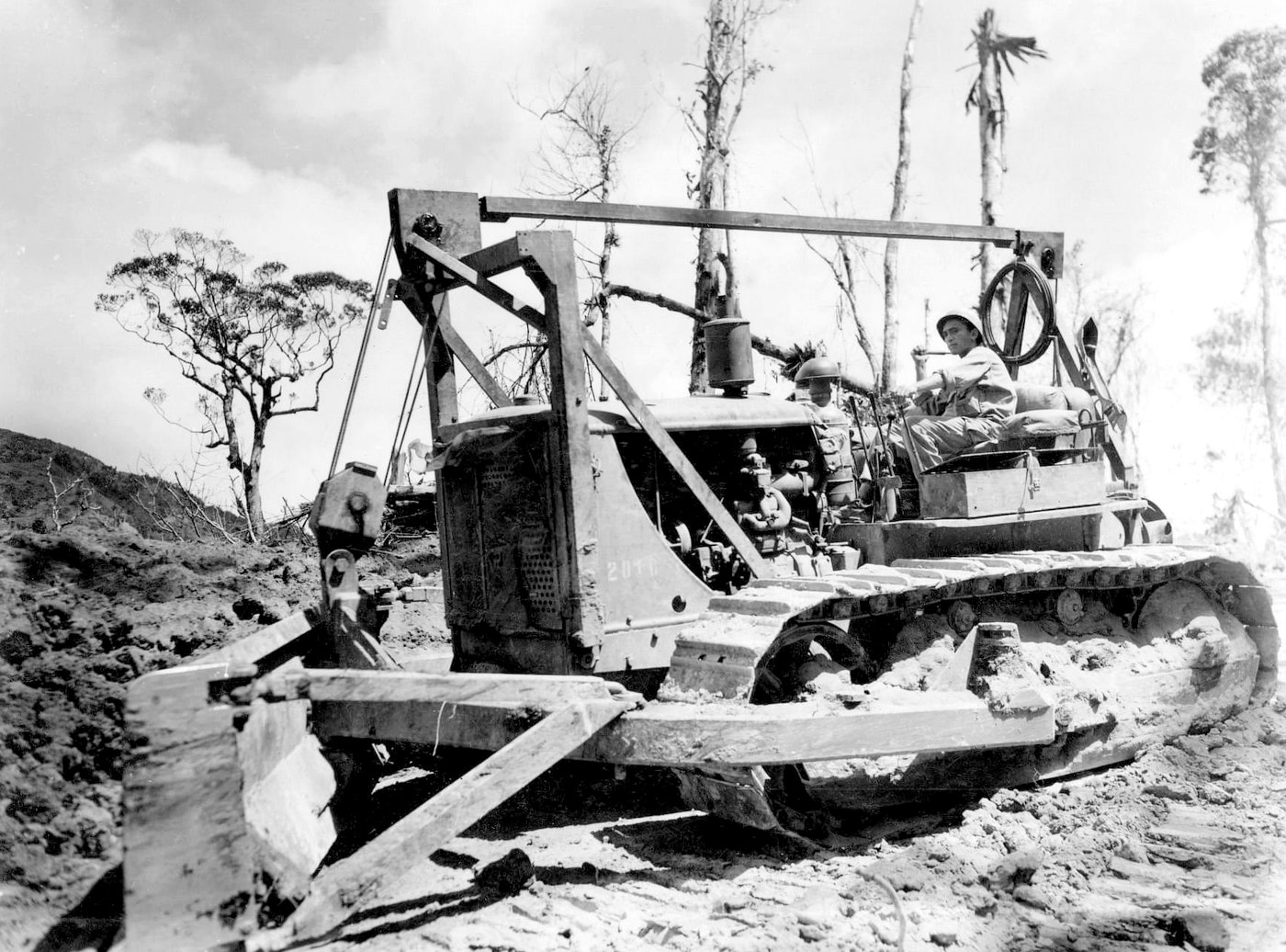 Caterpillar D7  Bulldozer D7%20from%2065th%20Engineer%20Combat%20Battalion%20Lynx%20Red%20Road%20-%20Luzon%20-%20Philippines%20-%20May,%201945.