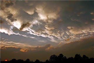 Mammatus-Clouds-Wallpaper