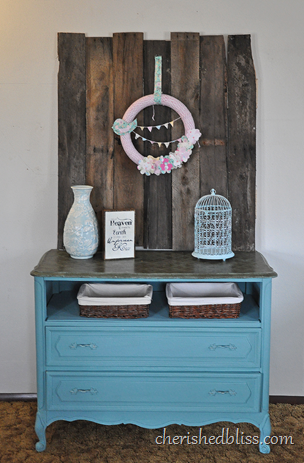 Pallet Wood Art Dresser