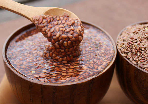 flaxseeds soaked in water for breast size reduce