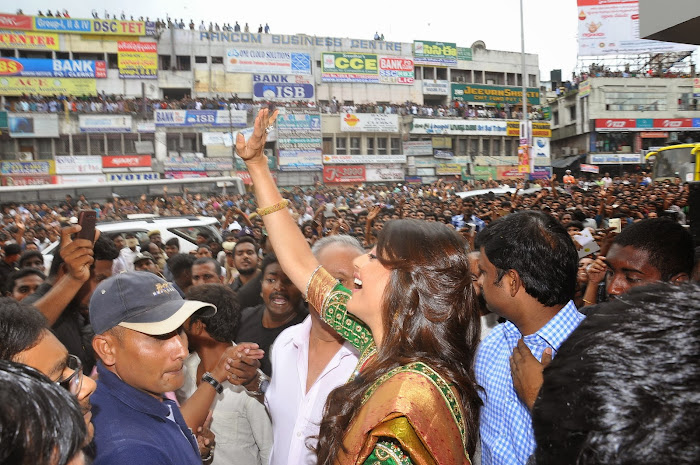 kajal agarwal launches chennai shopping mall cute stills