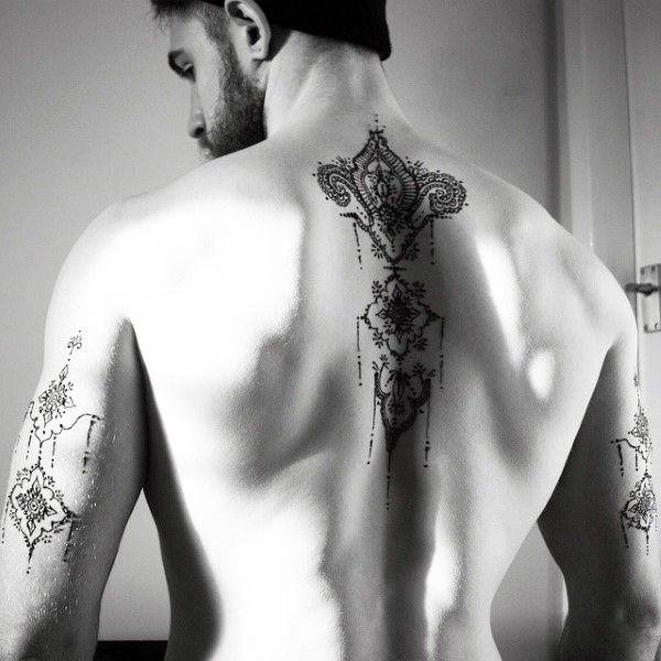 Inspire-se com Estas 80 Incríveis Tatuagens para a Coluna