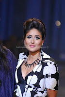 Kareena, kapoor, hot, cleavage, show, photos