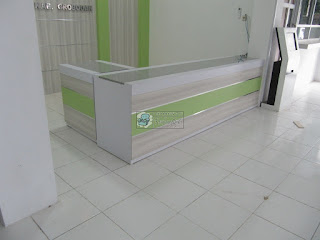 Interior Ruang Lobby Kantor - Kontraktor Interior Jawa Tengah - Meja Front Desk Granit