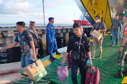 Babinsa Canro Nainggolan Ikut Lakukan Pengamanan di Pelabuhan Penagi Natuna
