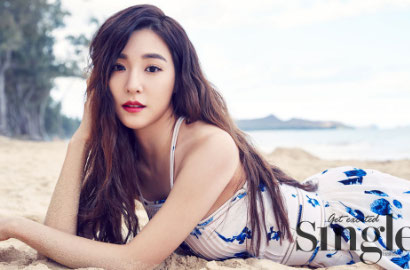 Foto: Tiffany SNSD Tampil Seksi di Pemotretan Majalah Singles di Hawaii HorasSumutNews.com - Berita Terkini Kecantikan member Girls' Generation yang satu ini tampaknya akan menghipnotis penggemar. Ia adalah Tiffany yang belakangan didapuk menjadi model sebuah majalah fashion.   Ya. Tiffany SNSD baru-baru ini mendarat di Honolulu, Hawai demi menjalani pemotretan untuk majalah Singles. Di salah satu foto, ia tampil natural memakai pakaian kasual.  Berita Hiburan Korea Kpop Terbaru 2016, 