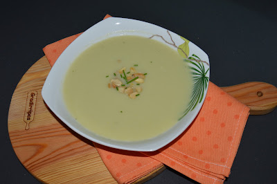 Sopa de Alho-Francês com Amêndoa Torrada