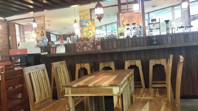 Tempat Nongkrong di Surabaya, Hanya di balé sere Resto & Café